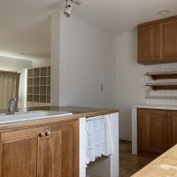 逗子市新宿二丁目の賃貸物件/キッチン。シンクで洗い物をするときは海が見えますよ