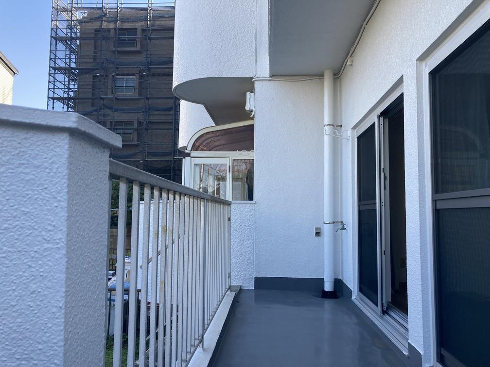 逗子市新宿二丁目の賃貸物件/1階にもバルコニー。ここに洗濯物を干せます