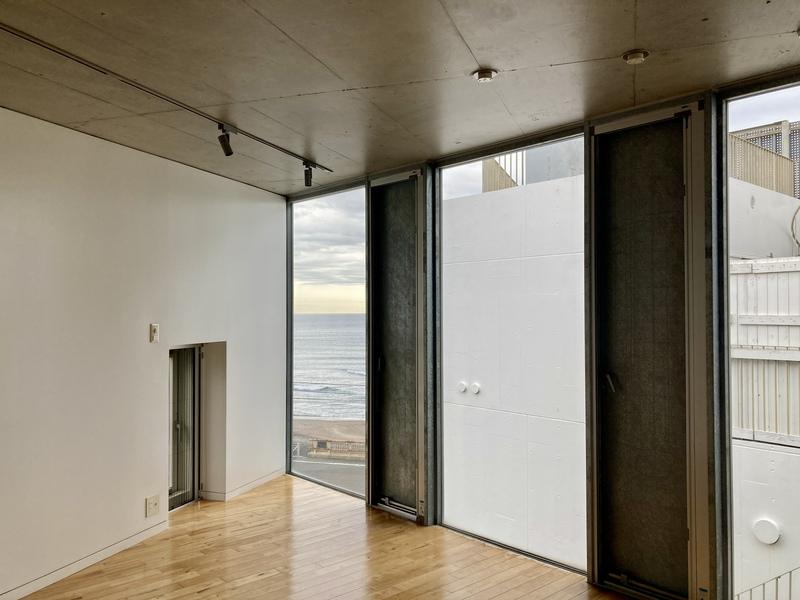 鎌倉市七里ガ浜一丁目の賃貸物件/部屋からも海が見えます