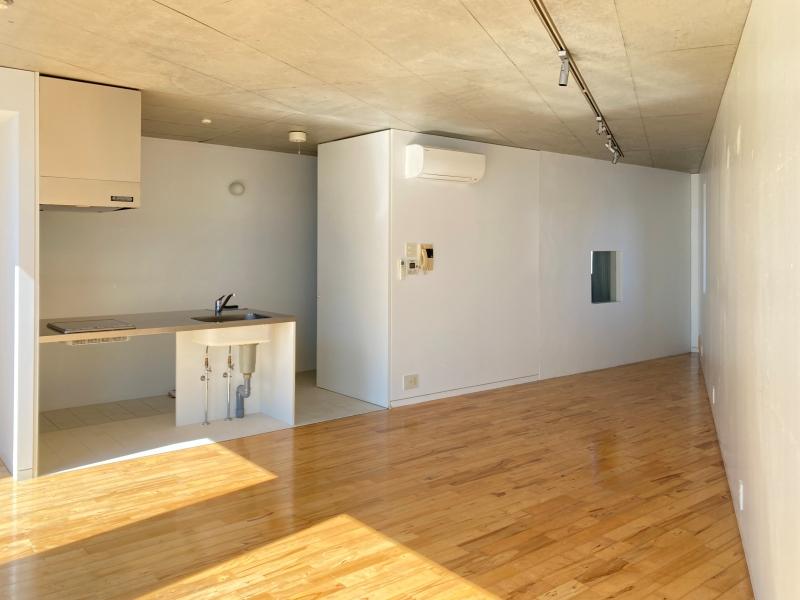 鎌倉市七里ガ浜一丁目の賃貸物件/三角形の間取り、備え付けの収納はありません