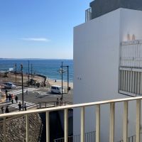 鎌倉市七里ガ浜一丁目の賃貸物件/玄関から出たところ