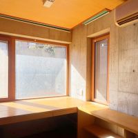 静岡県伊東市宇佐美の賃貸物件/1階書斎｜造作のカウンターと本棚