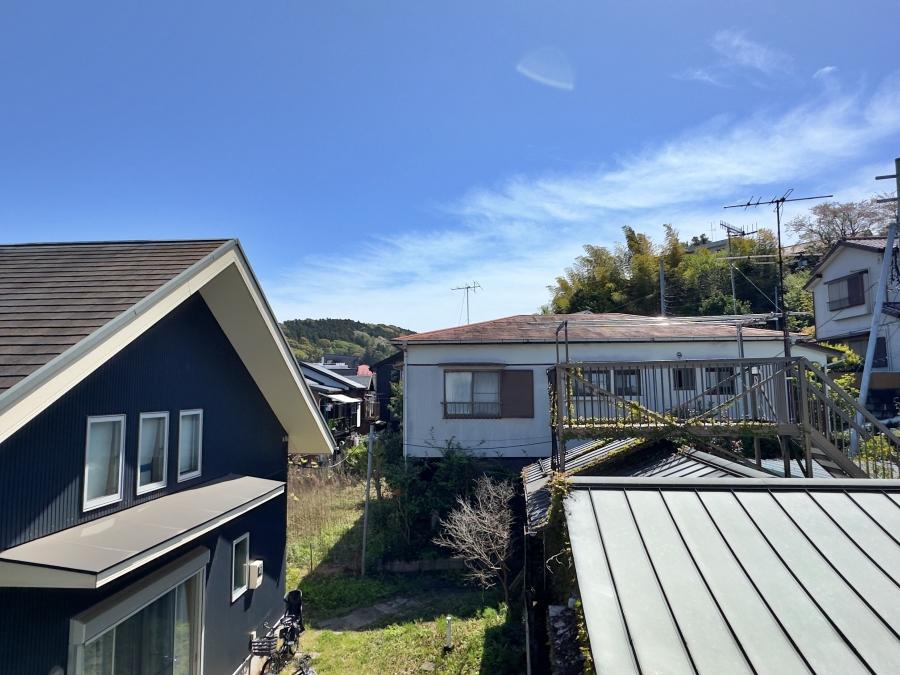 鎌倉市台の賃貸物件/バルコニーからの眺望｜のどかな眺望です