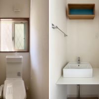 鎌倉市台の賃貸物件/左：トイレ｜右：2階洗面