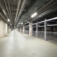 鎌倉市由比ガ浜二丁目の賃貸物件/地下駐車場｜個人的な感覚としては博物館や美術館のような巨大な空間