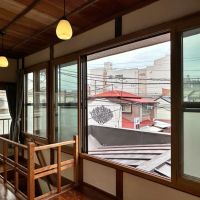 鎌倉市御成町の賃貸物件/2階階段室｜窓の外の部分にウッドデッキを設置する予定です