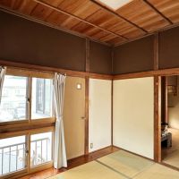 鎌倉市御成町の賃貸物件/2階の区画⑤と奥に区画④｜区画④よりもコンパクト。現在トイレがありますが撤去予定です