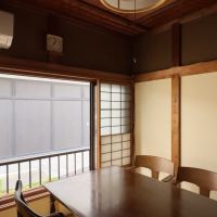 鎌倉市御成町の賃貸物件/1階の区画②から外を見る｜コンパクトですが使いやすいかも