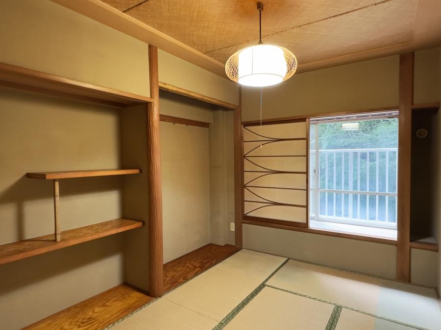 葉山町一色の売買物件/山側の和室｜床の間もついて本格的。ここはどう活用しましょう