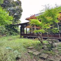 葉山町下山口の売買物件/母屋の外観｜海方向となる西側に突き出した造りになっています
