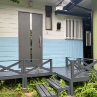 鎌倉市十二所の賃貸物件/玄関アプローチデッキがあります。