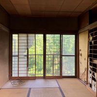 鎌倉市大町六丁目の売買物件/2階和室4｜バルコニーに面しています。障子は一部動きませんでした。