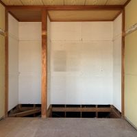 葉山町堀内の売買物件/和室1｜元収納部分。幅の広い一枚板を置いて、仕事用のデスクにする、なんていかがでしょう。