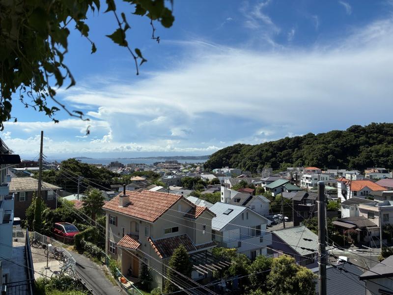 葉山町堀内の売買物件/眺望｜2階の和室1からは海が見通せます。