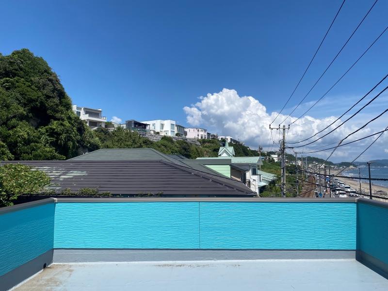 鎌倉市腰越一丁目の賃貸物件/屋上ルーフバルコニー│東側の眺め