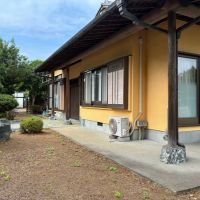 横須賀市長坂三丁目の賃貸物件/外観｜建物まわりは犬走り土間がぐるっと囲っています。