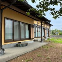 横須賀市長坂三丁目の賃貸物件/外観｜建物の四方はどこも広くゆったり空いています。