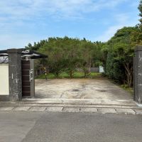 横須賀市長坂三丁目の賃貸物件/駐車場｜大きな車でも2台は余裕をもって停められます。