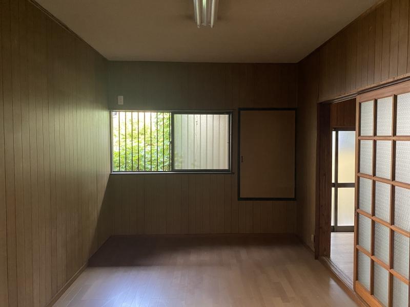 藤沢市片瀬三丁目の賃貸物件/ダイニングキッチン│北側のため、陽当たりは弱いです。