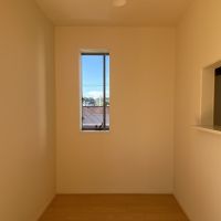 鎌倉市小町二丁目の賃貸物件/ダイニング│やや狭い印象。家具の配置は工夫したい。