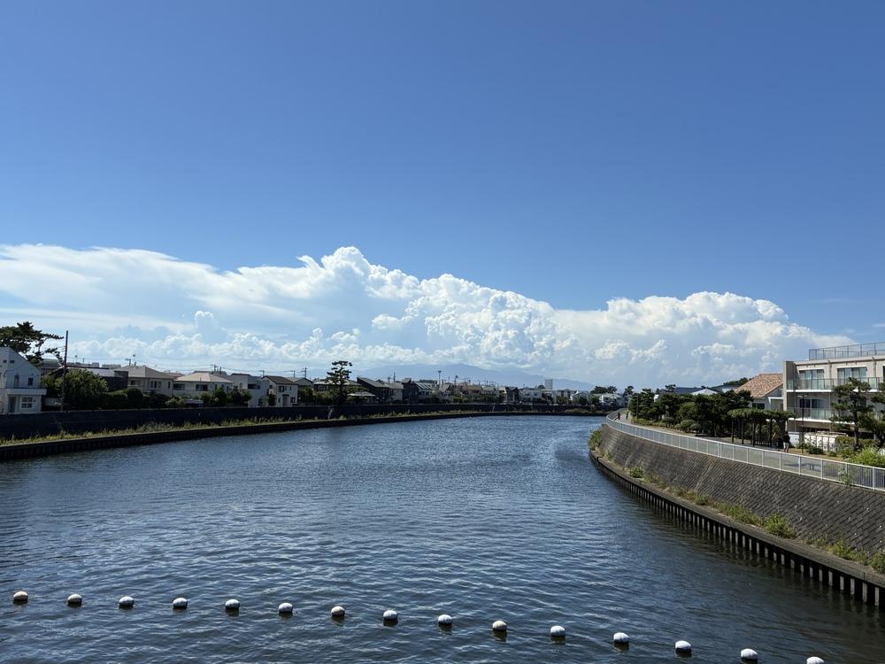 藤沢市片瀬海岸三丁目の賃貸物件/周辺｜「湘南海岸公園」駅を利用すると、橋を渡ります
