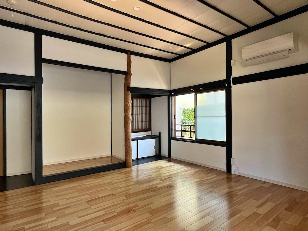 藤沢市江の島一丁目の賃貸物件/2階の室内｜和風の10帖洋室