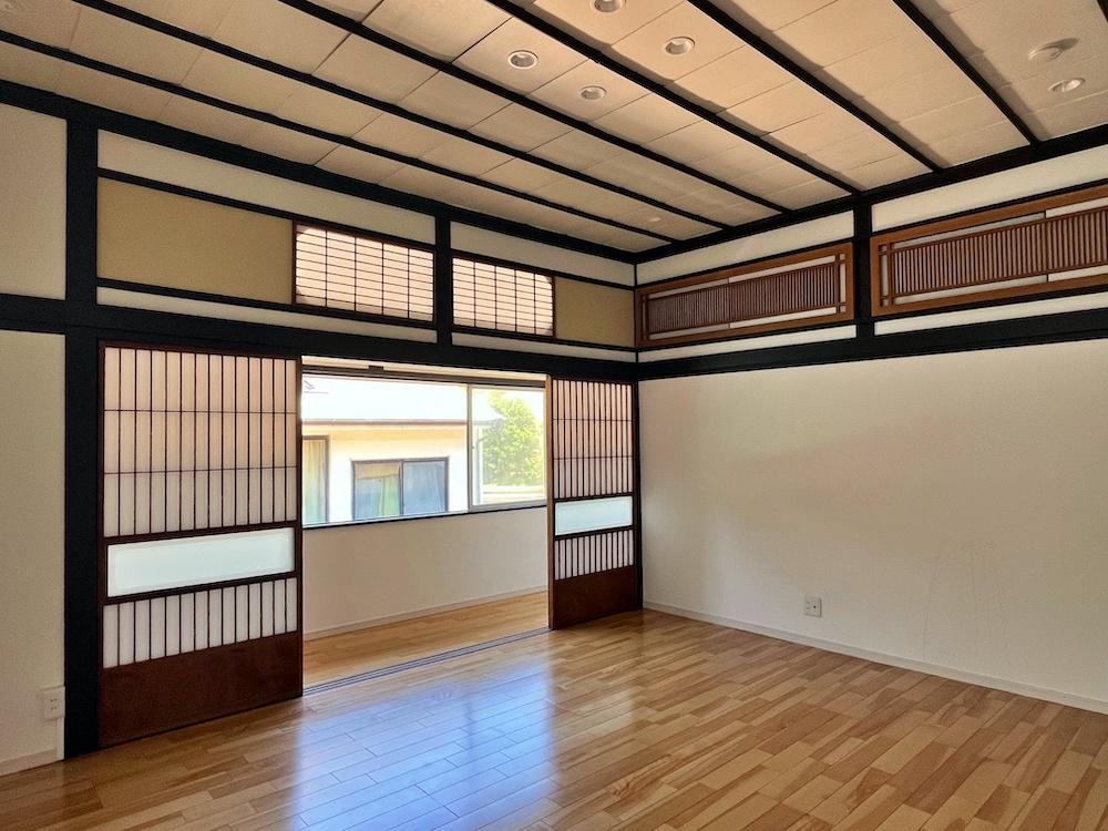 藤沢市江の島一丁目の賃貸物件/2階の室内｜和風の10帖洋室｜別アングル