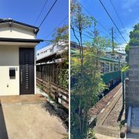 鎌倉市由比ガ浜三丁目の賃貸物件/左：玄関前には外水栓付きのスペース｜右：玄関から江ノ電