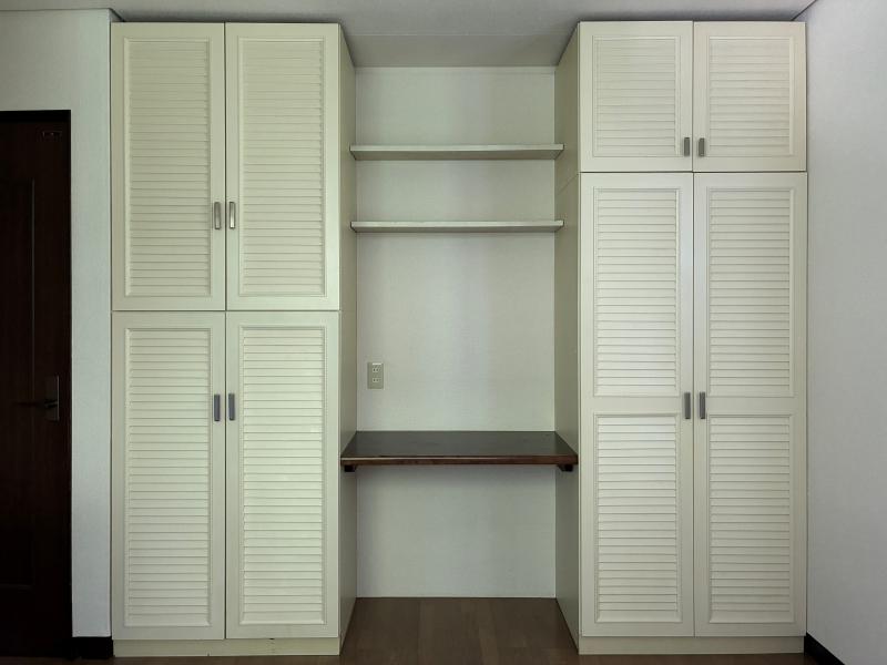 鎌倉市山ノ内の賃貸物件/2階 洋室2｜各部屋に収納棚があるので物が多くても大丈夫です。