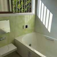 鎌倉市二階堂の賃貸物件/1階 浴室｜窓を十分に確保したユニットバスです。