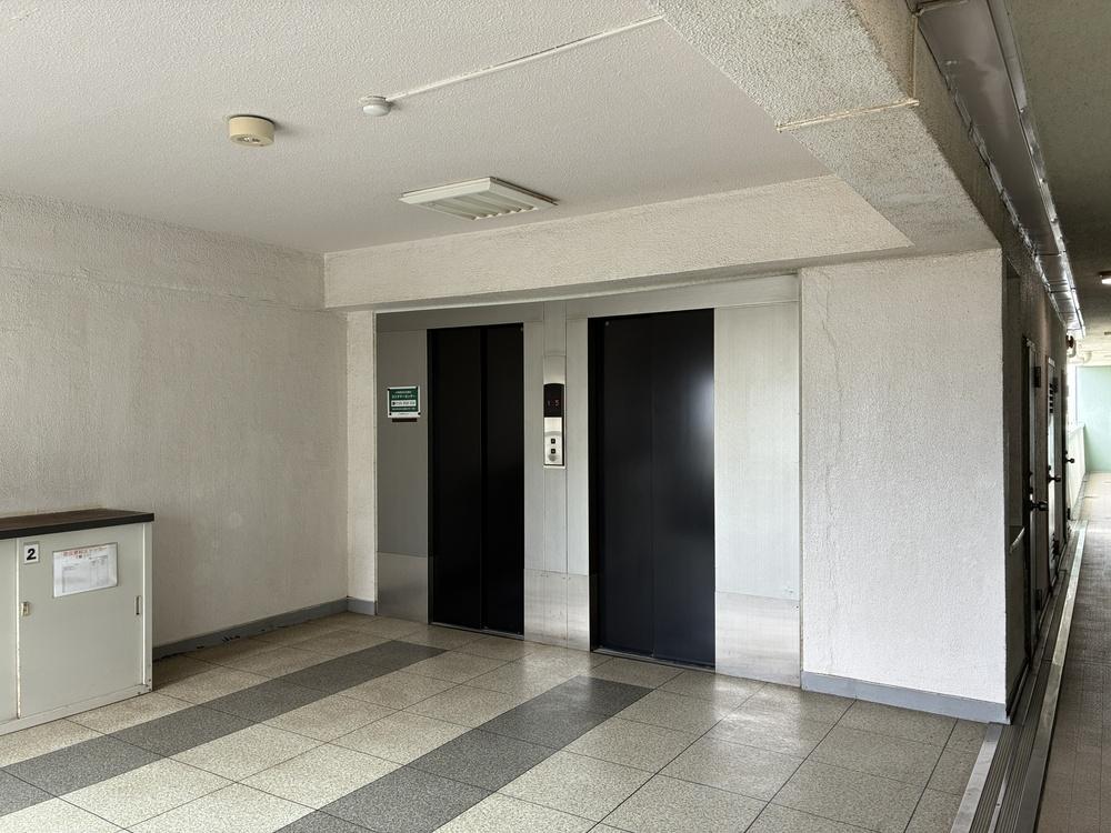 藤沢市鵠沼海岸五丁目の売買物件/エレベーターは2機