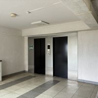 藤沢市鵠沼海岸五丁目の売買物件/エレベーターは2機