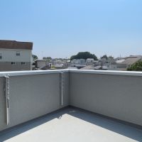 鎌倉市城廻の売買物件/2階洋室前のバルコニー