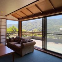 足柄下郡湯河原町宮上の売買物件/ロビー｜温泉から上がってここでぼーっとしていたい