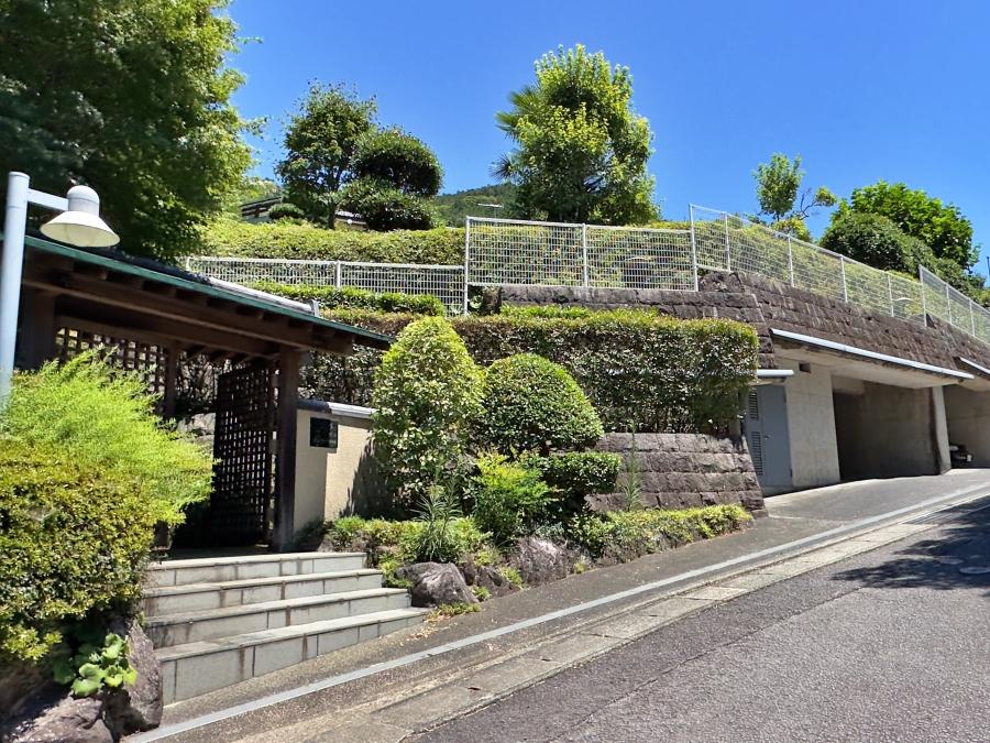 足柄下郡湯河原町宮上の売買物件/外観｜やはり旅館の様相