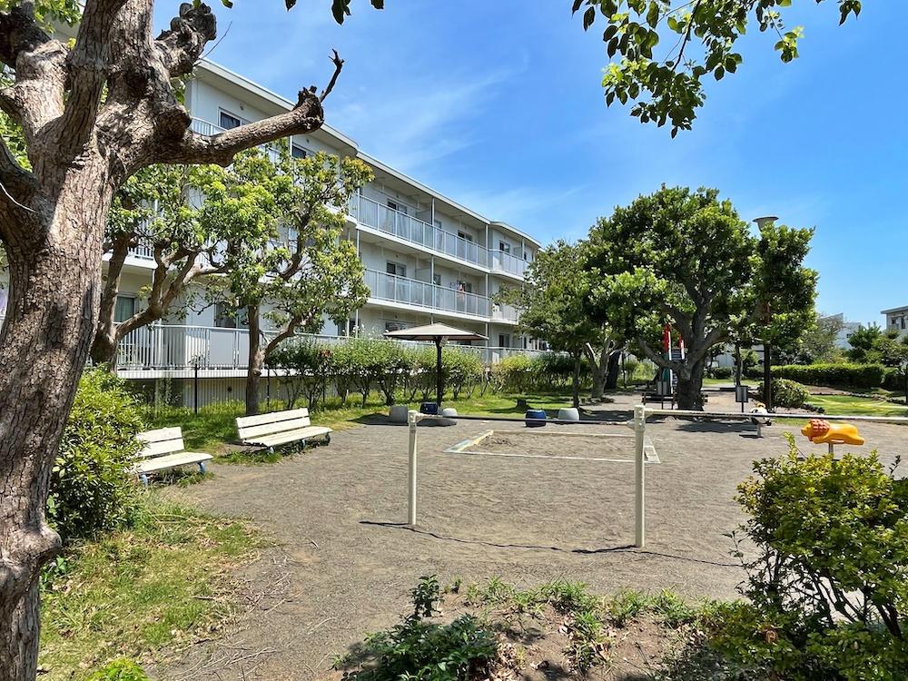 茅ヶ崎市松が丘二丁目の売買物件/団地内にある公園もいい雰囲気