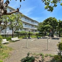 茅ヶ崎市松が丘二丁目の売買物件/団地内にある公園もいい雰囲気