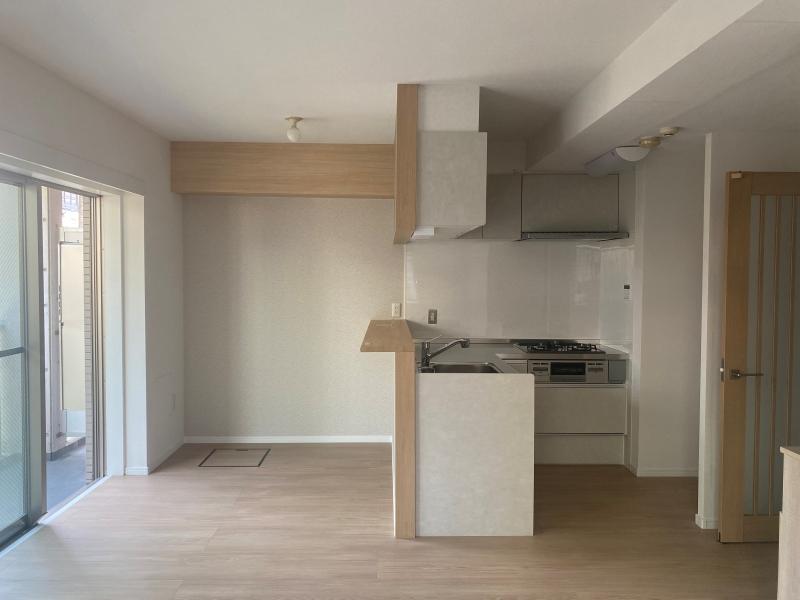 鎌倉市小町二丁目の賃貸物件/LDKは、照明を使わなくても程よい明るさがあります。