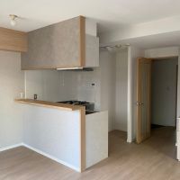 鎌倉市小町二丁目の賃貸物件/キッチン│L字型、冷蔵庫置き場あり