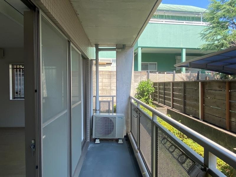 鎌倉市小町二丁目の賃貸物件/バルコニー│北東側