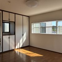 鎌倉市笛田三丁目の賃貸物件/2階 洋室1｜壁一面の収納があります。