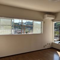 鎌倉市笛田三丁目の賃貸物件/2階 洋室1｜南向きの明るい部屋。窓からベランダに出られます。