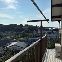 鎌倉市笛田三丁目の賃貸物件/ベランダ｜湘南モノレールの走る姿が見えます。