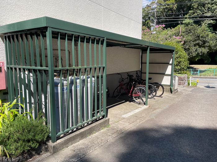 鎌倉市常盤の売買物件/自転車、バイクスペースと集中プロパン