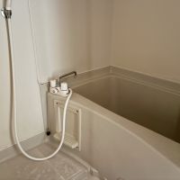 葉山町一色の賃貸物件/浴室｜少し年代を感じますが、ユニットバスです。
