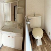 葉山町一色の賃貸物件/水まわり｜トイレ、洗面室。やや古めです。
