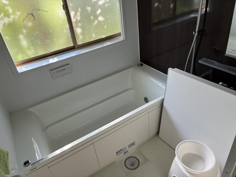 鎌倉市山崎の賃貸物件/浴室は、窓があるのが嬉しい