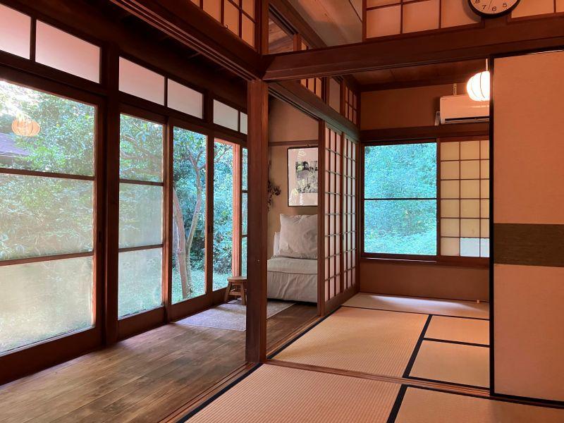 鎌倉市浄明寺四丁目の売買物件/和室1,2｜奥の和室と広縁とは、襖や障子で仕切られています。用途によって使い分けられる和の空間。