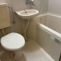 鎌倉市七里ガ浜一丁目の賃貸物件/水まわり｜トイレと一体のユニットバスです。