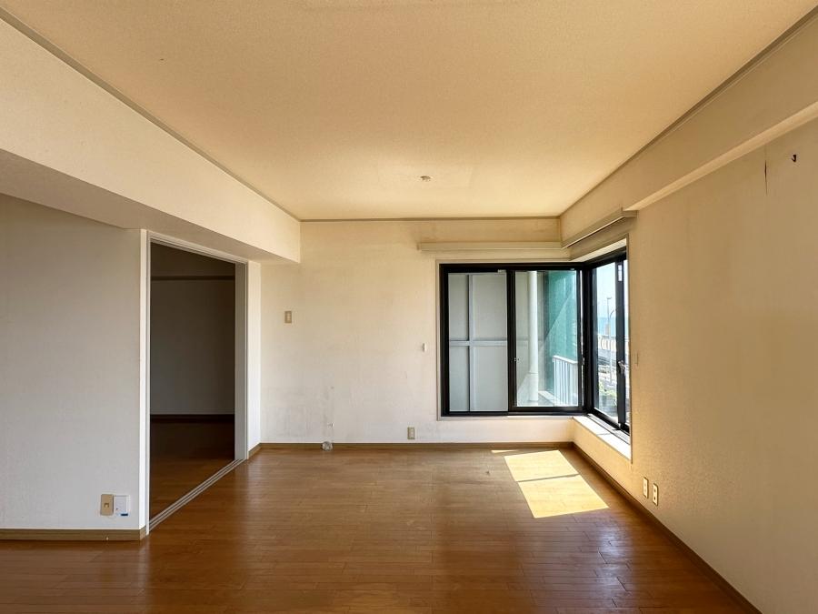 中郡大磯町大磯の売買物件/リビング｜右奥には洋室その2があります